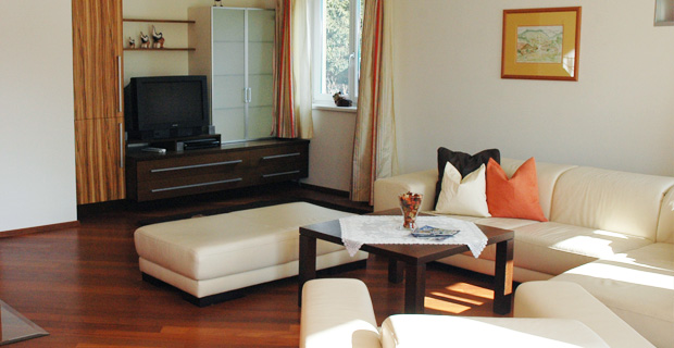02_Wohnzimmer.jpg